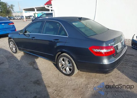 2010 Mercedes-Benz E 350 4Matic z USA, uszkodzony, nr VIN WDDHF8HB6AA231993